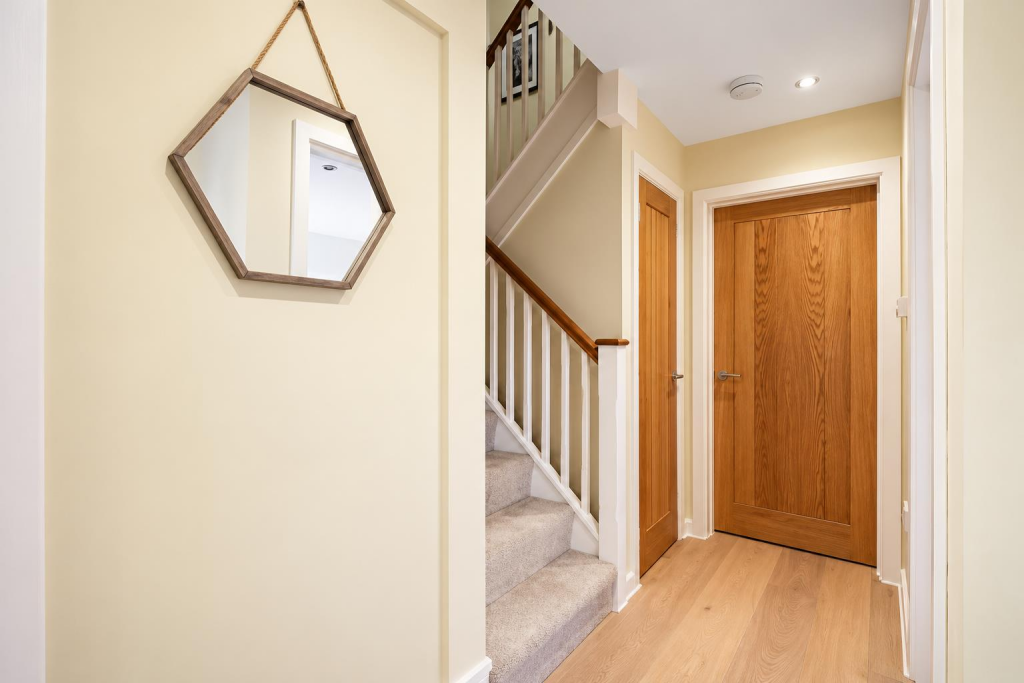House in Slough - View 5