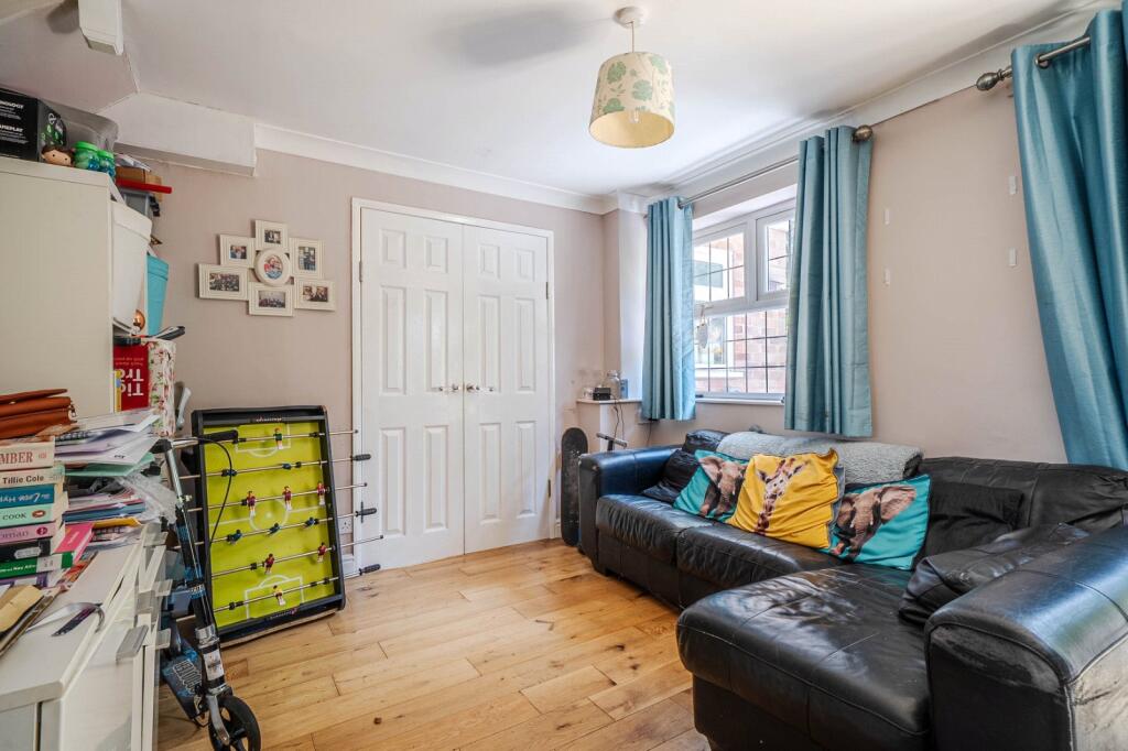 House in Dunstable, Beecroft, Central Bedfordshire - View 5