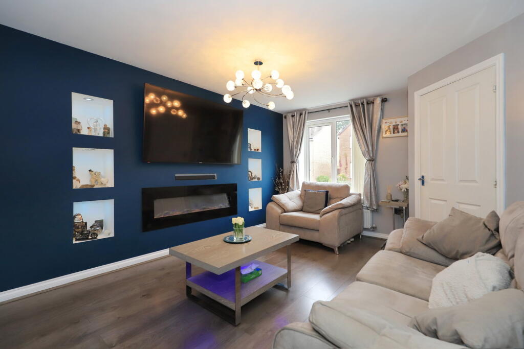 House in Walsall, West Midlands - View 3