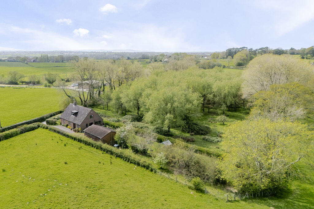 House in Wealden, Herstmonceux - View 2