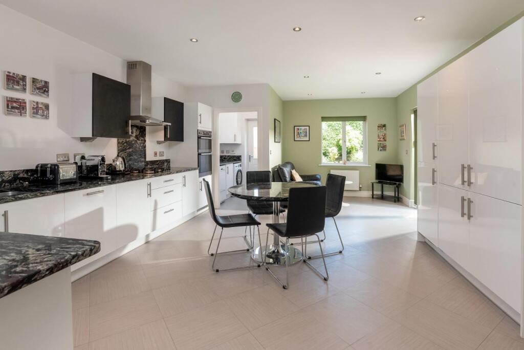 Neptune Drive, Stratford-upon-Avon - View 3