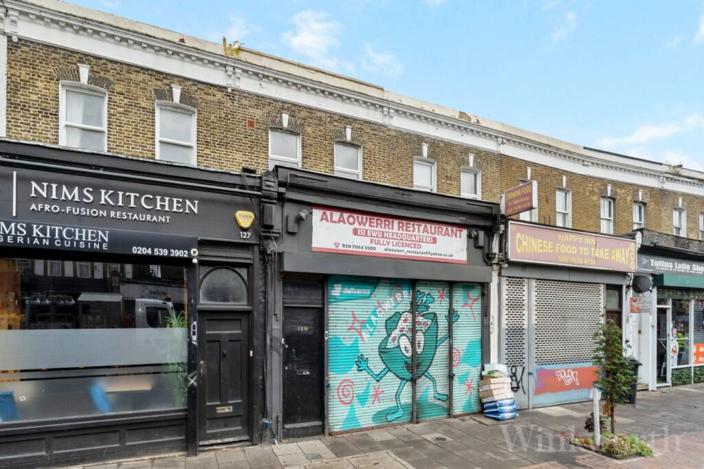 3-bed flat on New Cross Road, London, SE14, £300,000