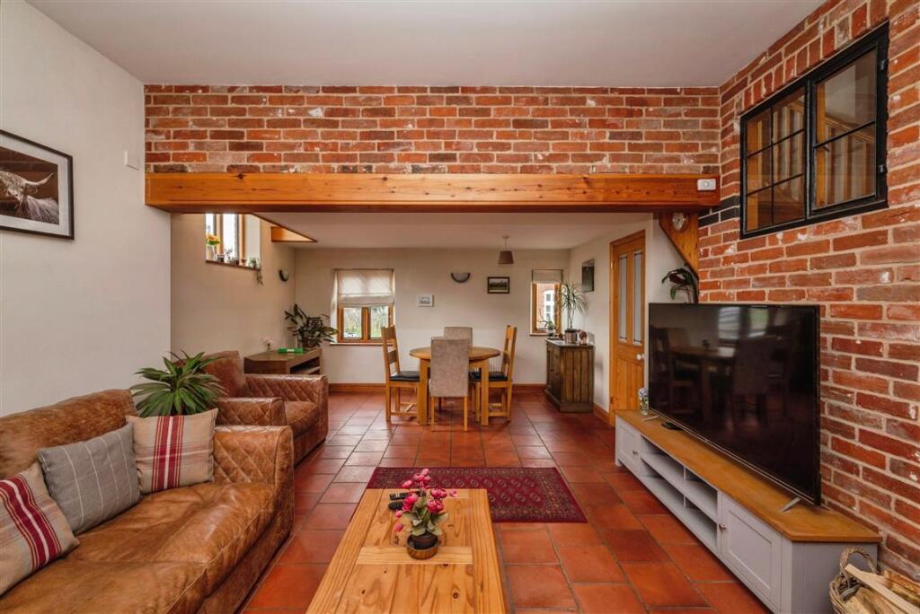 The Green, Aldborough, Norwich photo 4