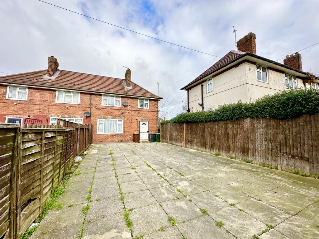 Main image of property: Gipton Approach, LEEDS