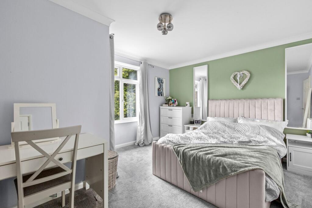 Apartment in Hemel Hempstead - View 4