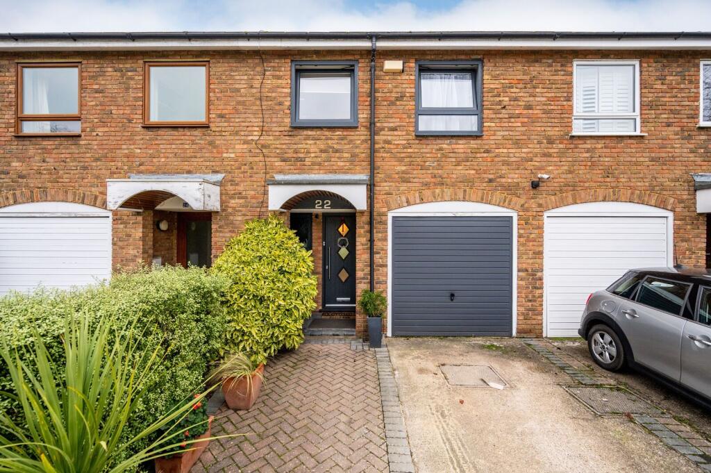 3-bed semi-detached on Dudley Road, Kew, Richmond, TW9, £1,000,000