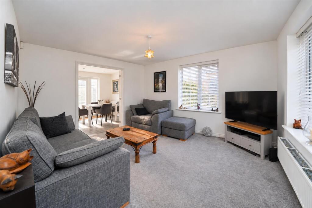House in Three Rivers, Abbots Langley - More