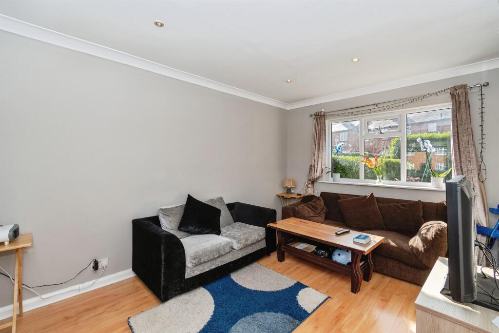 Slingsby Crescent, Harrogate photo 2