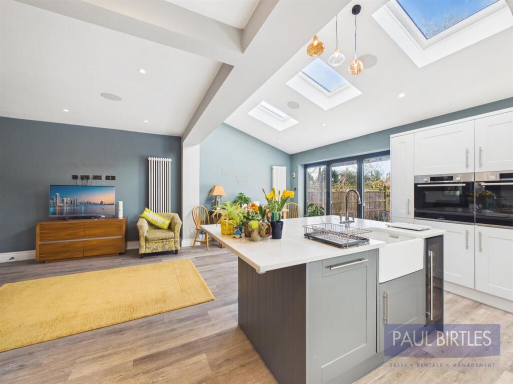 House in Trafford, Gorse Hill - View 4