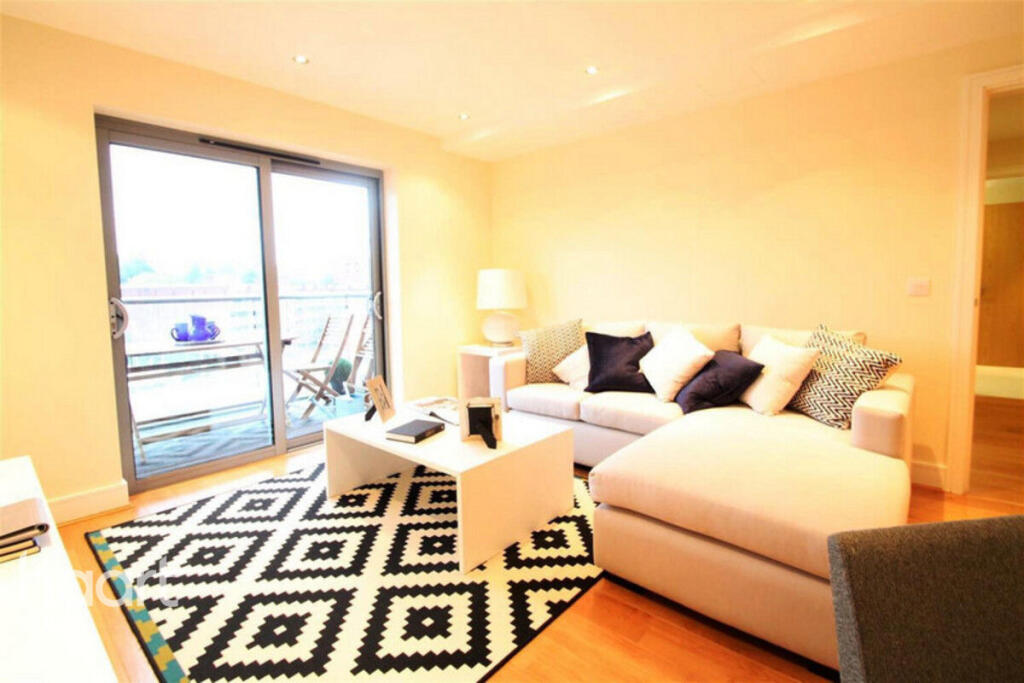 Main image of property: Queensmead, Farnborough