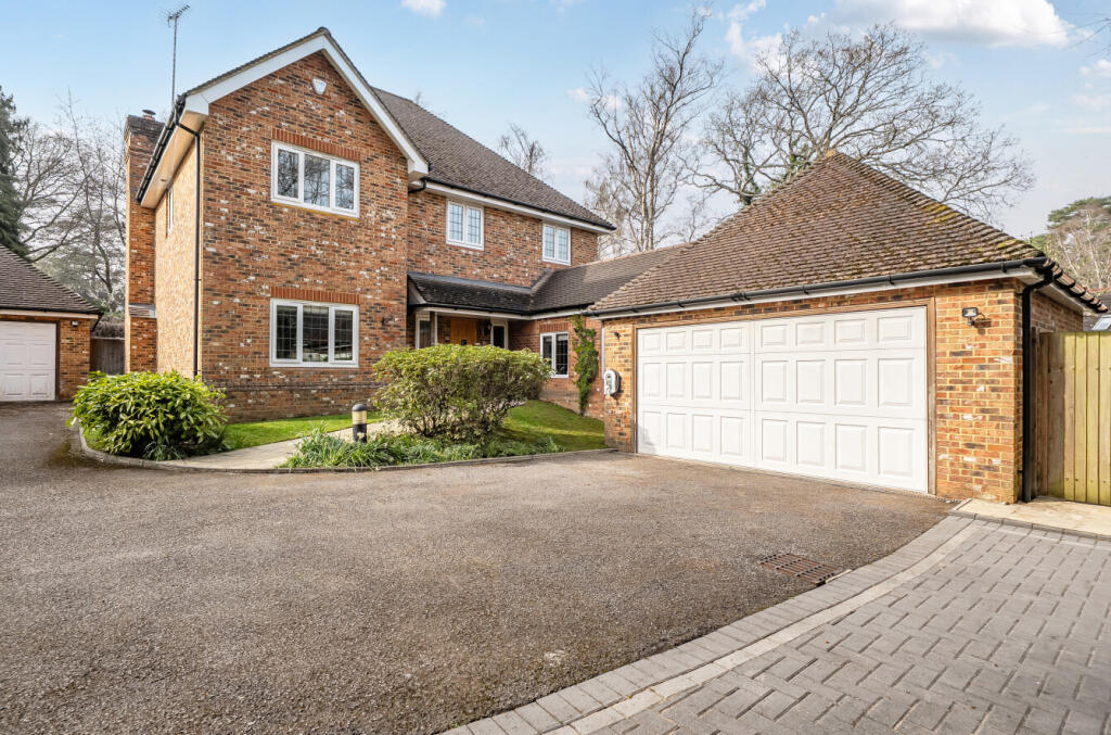 Main image of property: Little Fryth, Finchampstead, Wokingham, Berkshire, RG40