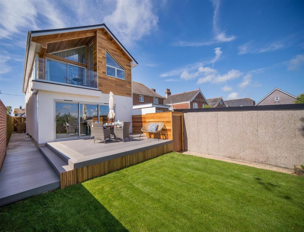 4-bed detached on Yarmouth, Isle of Wight, £799,950