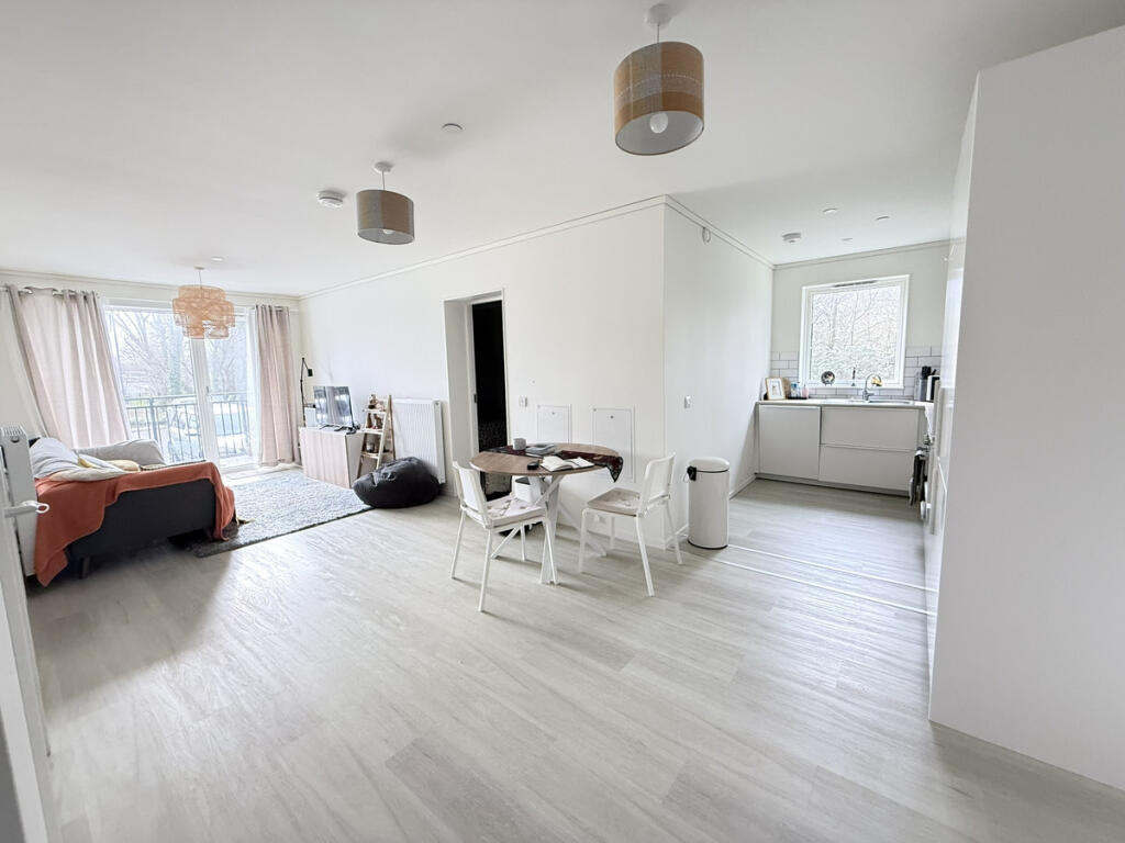 Ladybower Road, Worthing, BN13 photo 3