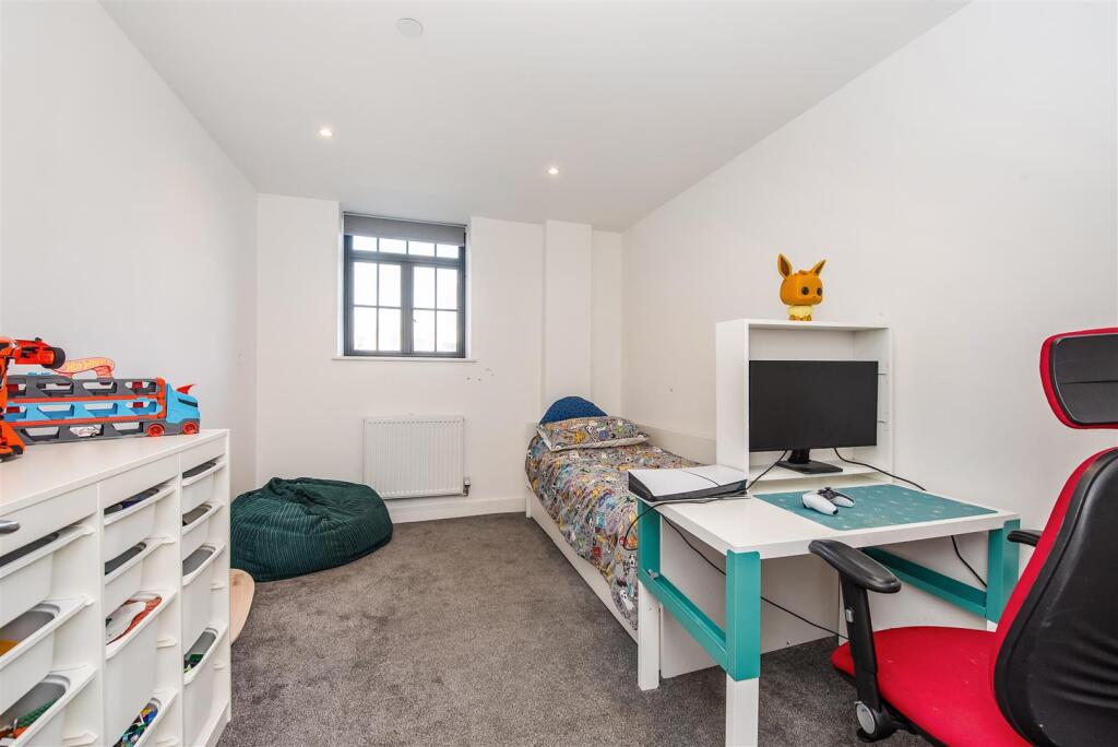 Apartment in Portsmouth, Fratton - More