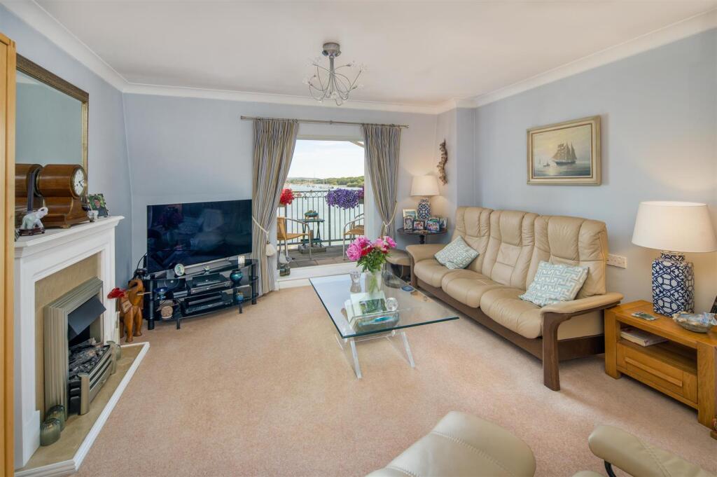 Medina View, East Cowes - View 4