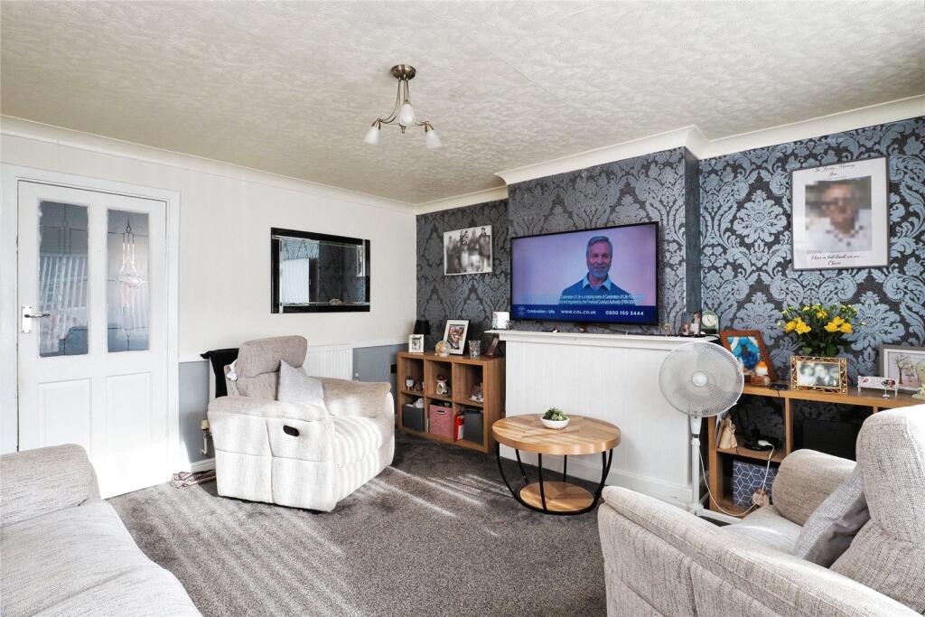 House in Nottingham, Clifton - View 6