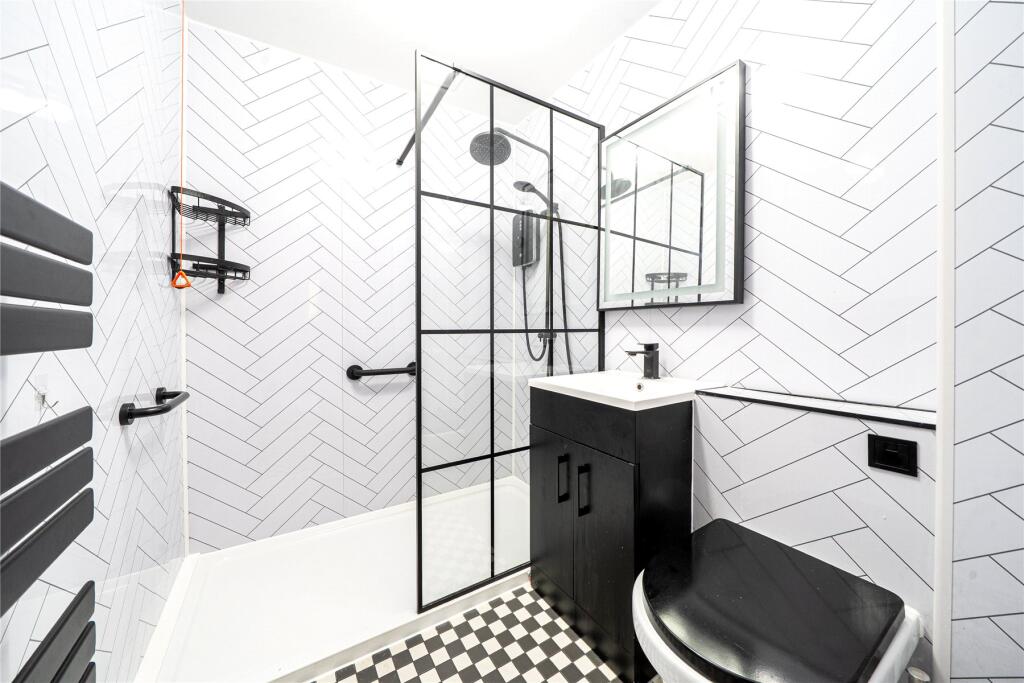 Apartment in London - More