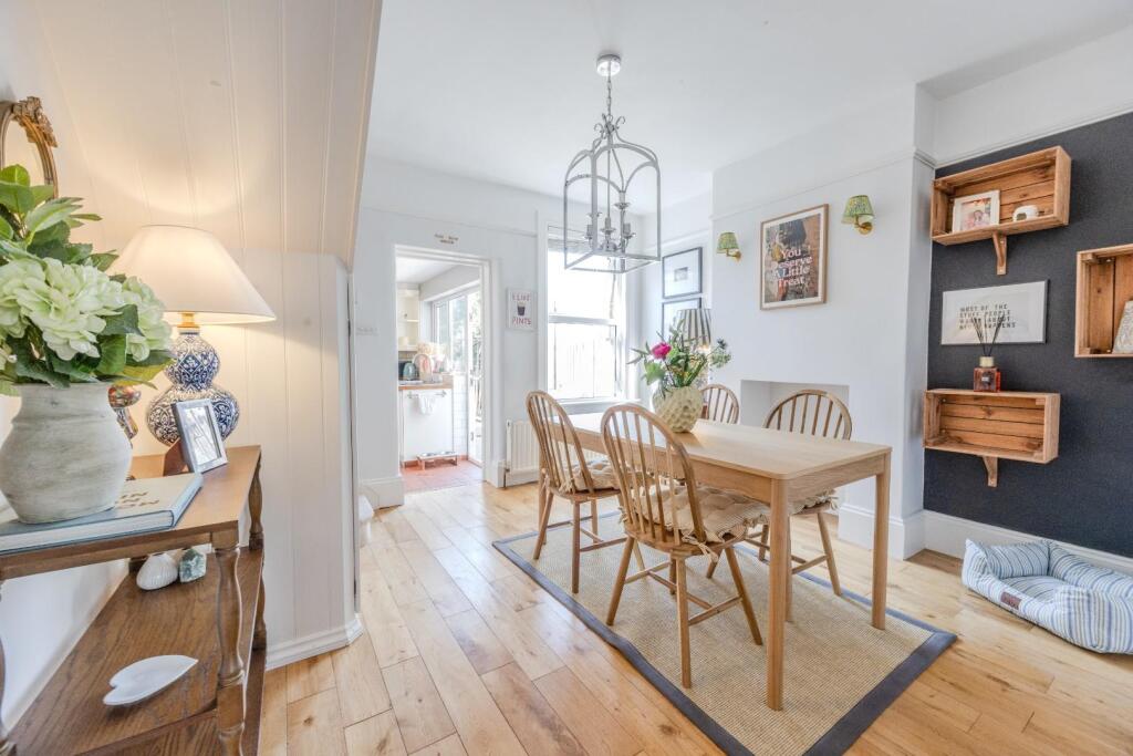 House in Southend-on-Sea - View 4