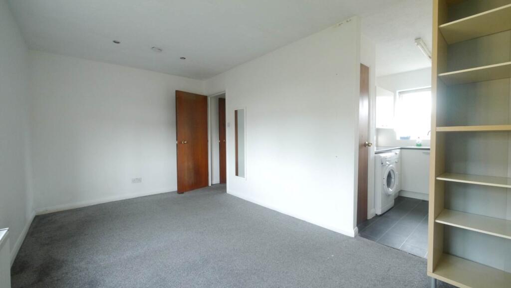 Jasmine Gardens, Hatfield photo 3