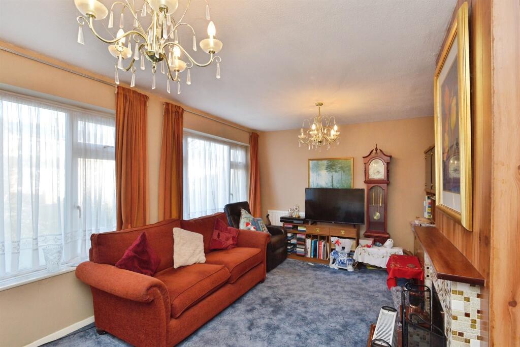 High View, Deanshanger, Milton Keynes photo 2