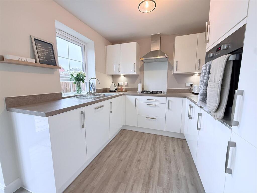 Widnall Drive, Bingham photo 2