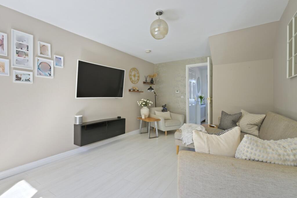 House in Larbert, Kinnaird Village - View 4