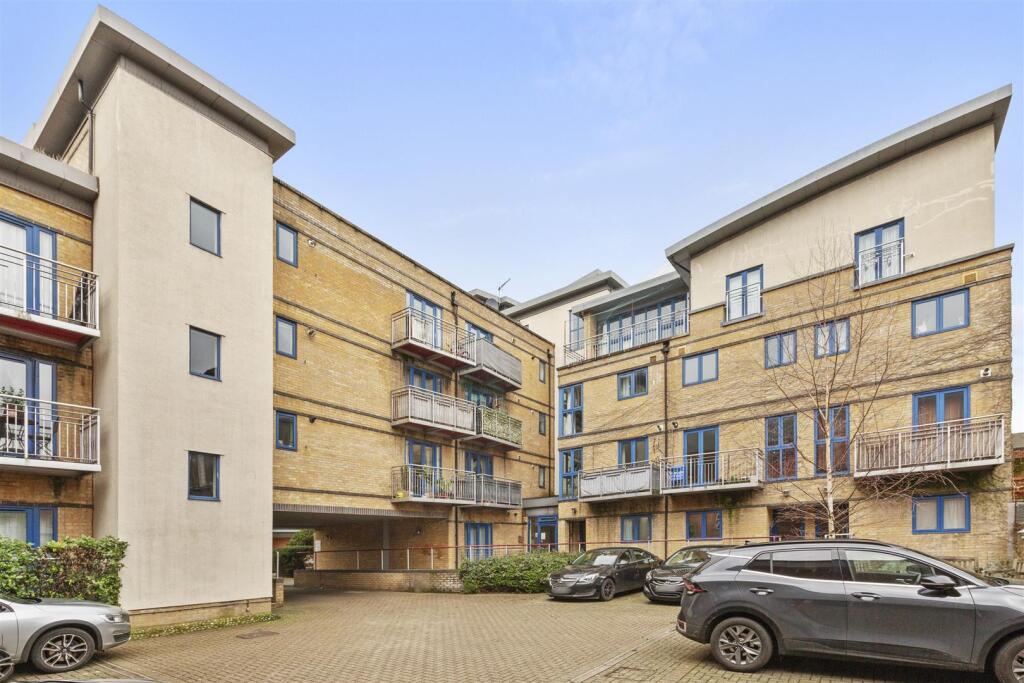 Main image of property: THE GALLERIES, DOVECOT ROAD, HIGH WYCOMBE