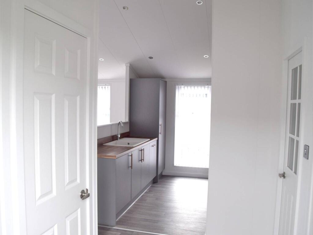 Bewholme, East Yorkshire, YO25 8DT photo 2