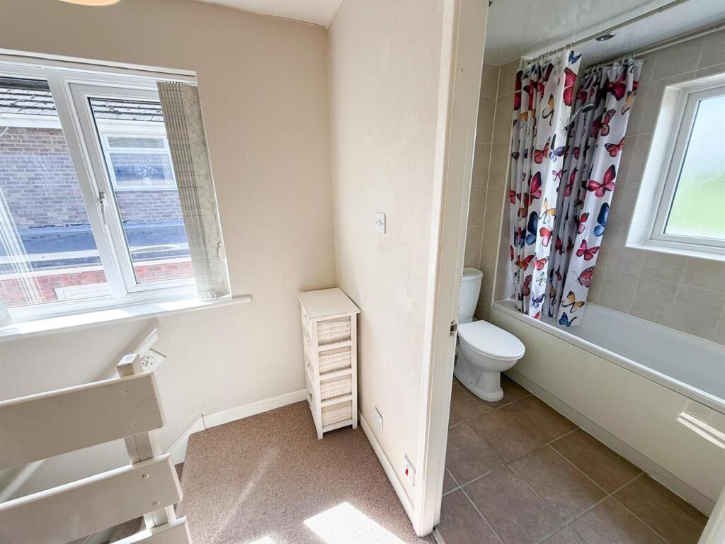 Additional image 9 of Lane Ends Lane, Cowling