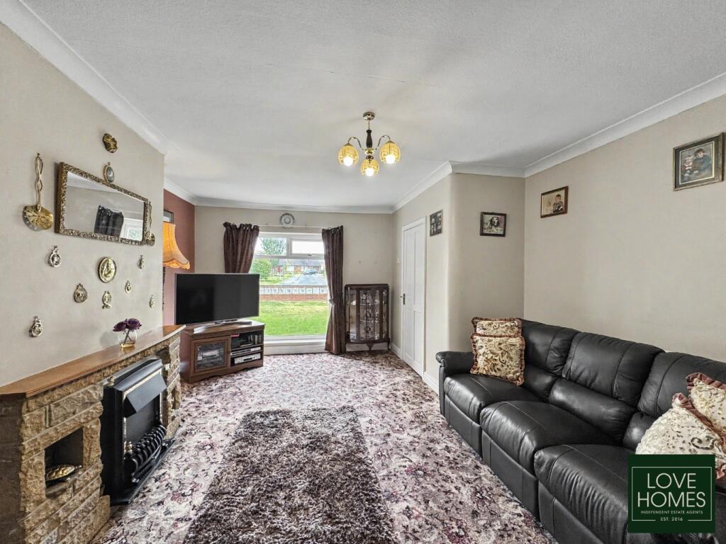 Parlick Road, Garstang | NO ONWARD CHAIN | 3 Bedrooms | Lots of Potential photo 4