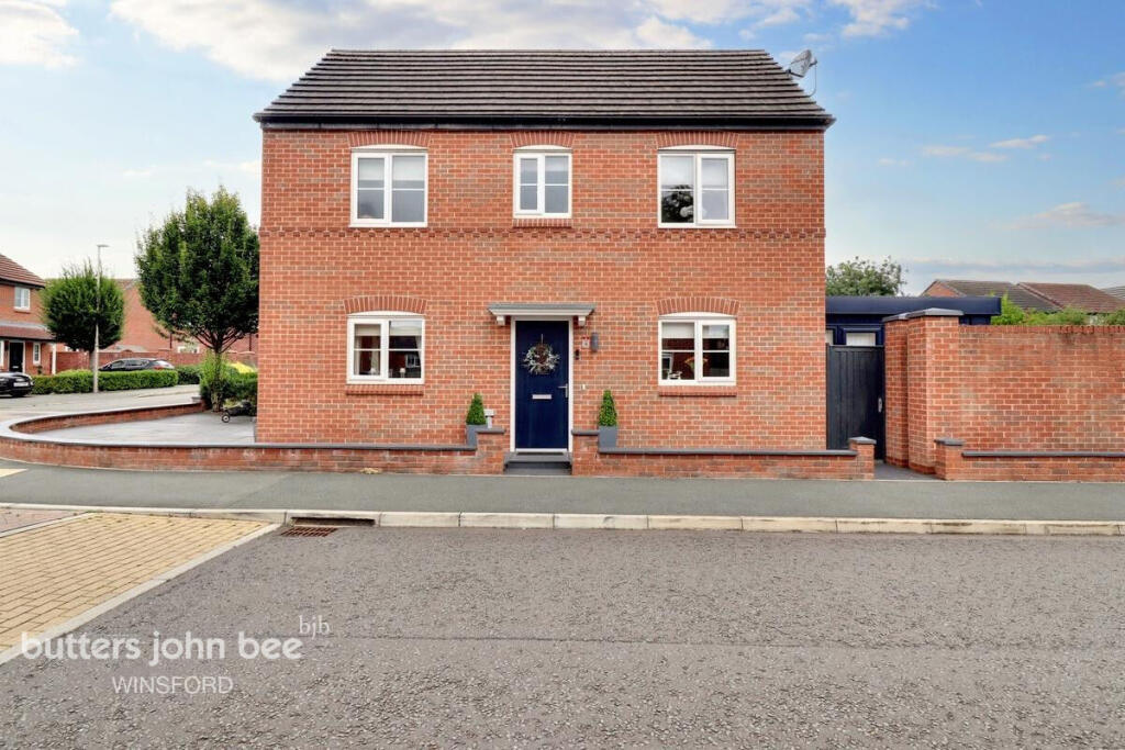 3-bed detached on Stanthorne Drive, Winsford, £280,000