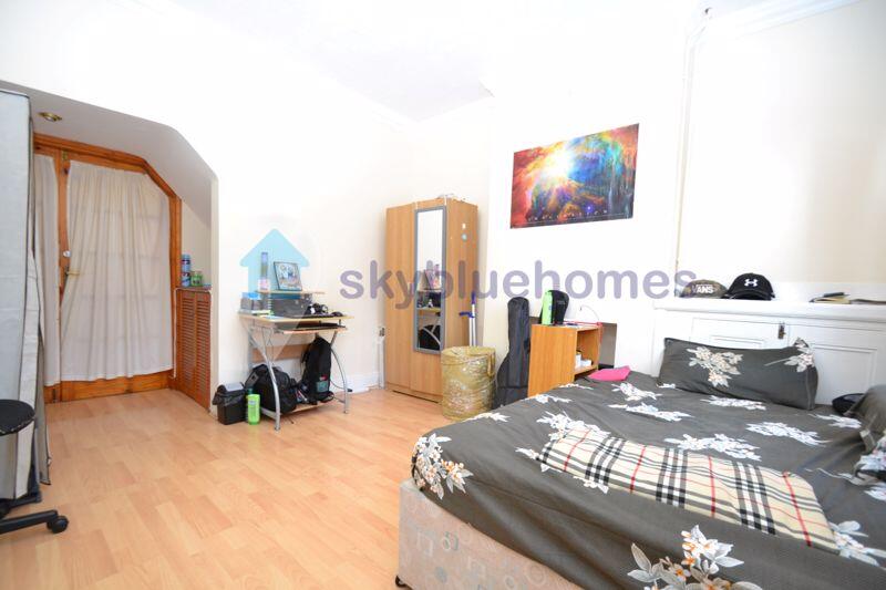 House in Leicester - View 5