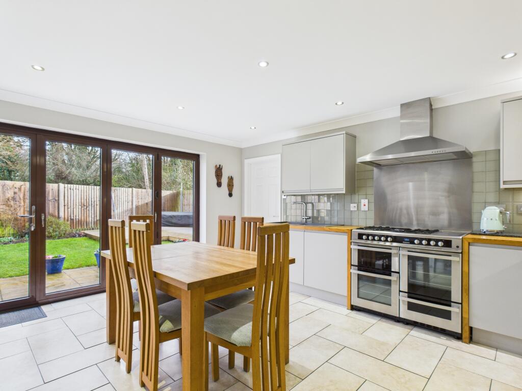 The Mews, Bramley, RG26 photo 4