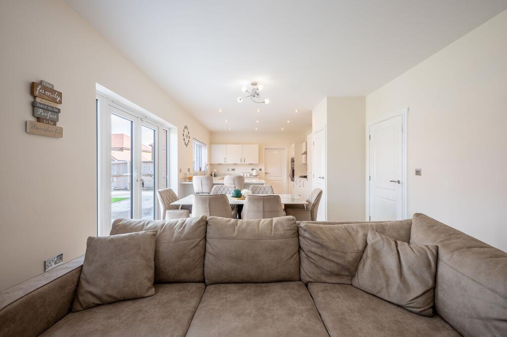 St. Andrews Close, Burscough, L40 photo 5