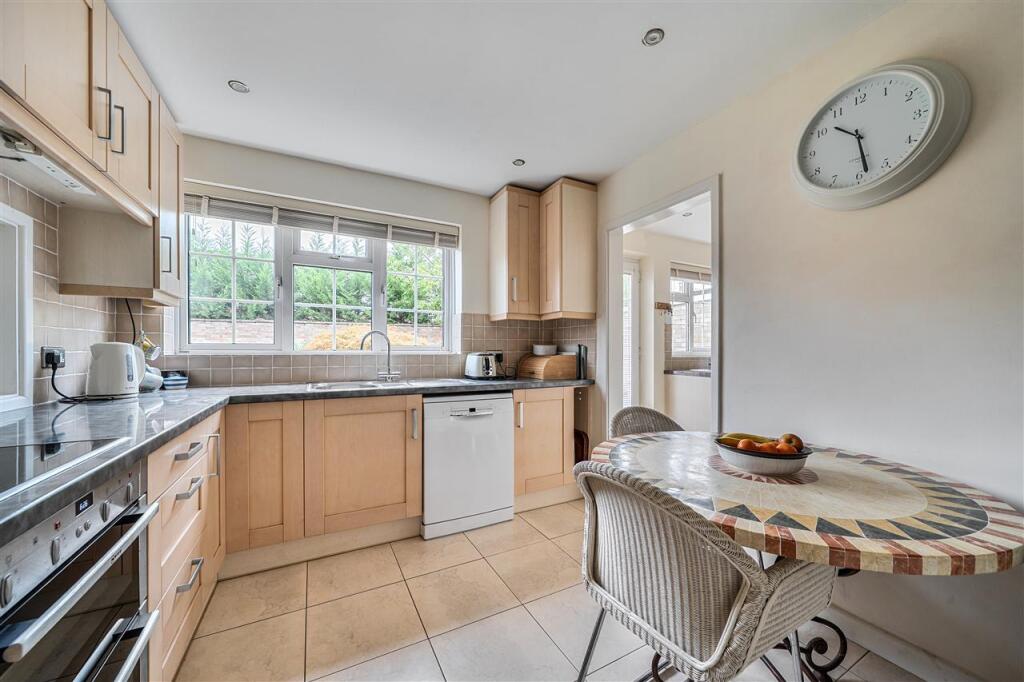 House in Milton Keynes, Bedford - View 5