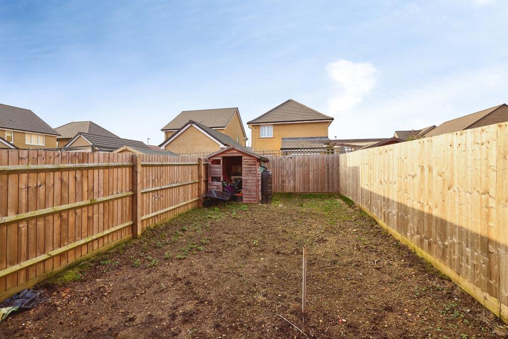Copper Drive, Little Paxton, St. Neots photo 4