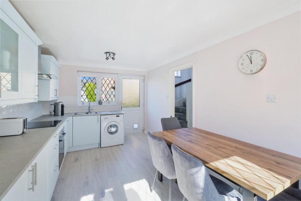 House in Tadworth - View 4