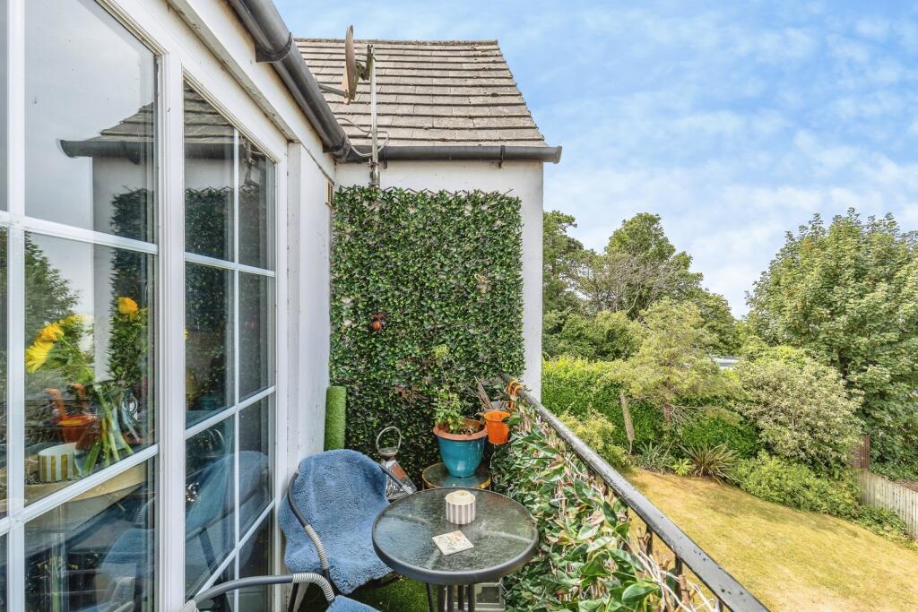 Apartment in Portishead, North Somerset - View 4