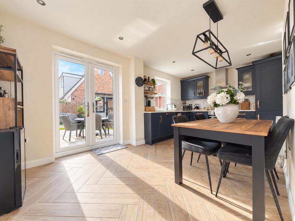 Birkdale Rise, Hatfield Peverel photo 4