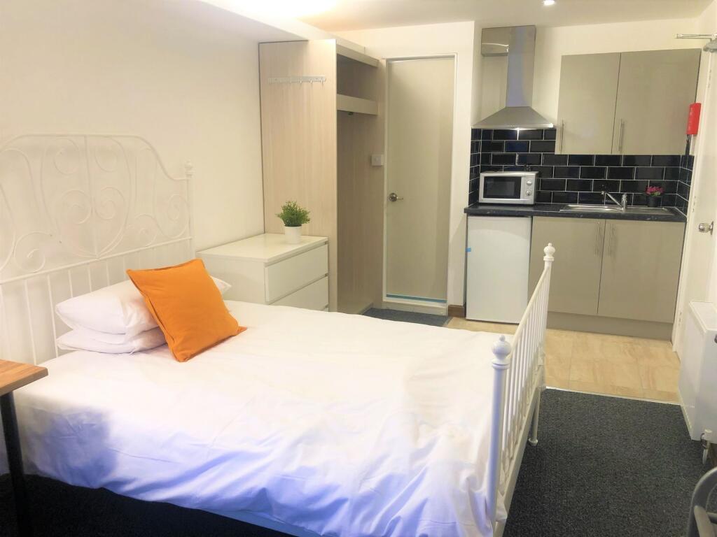 1 bedroom flat share for rent