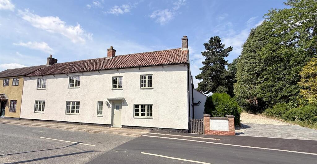 Castle View Road, Easthorpe - View 4