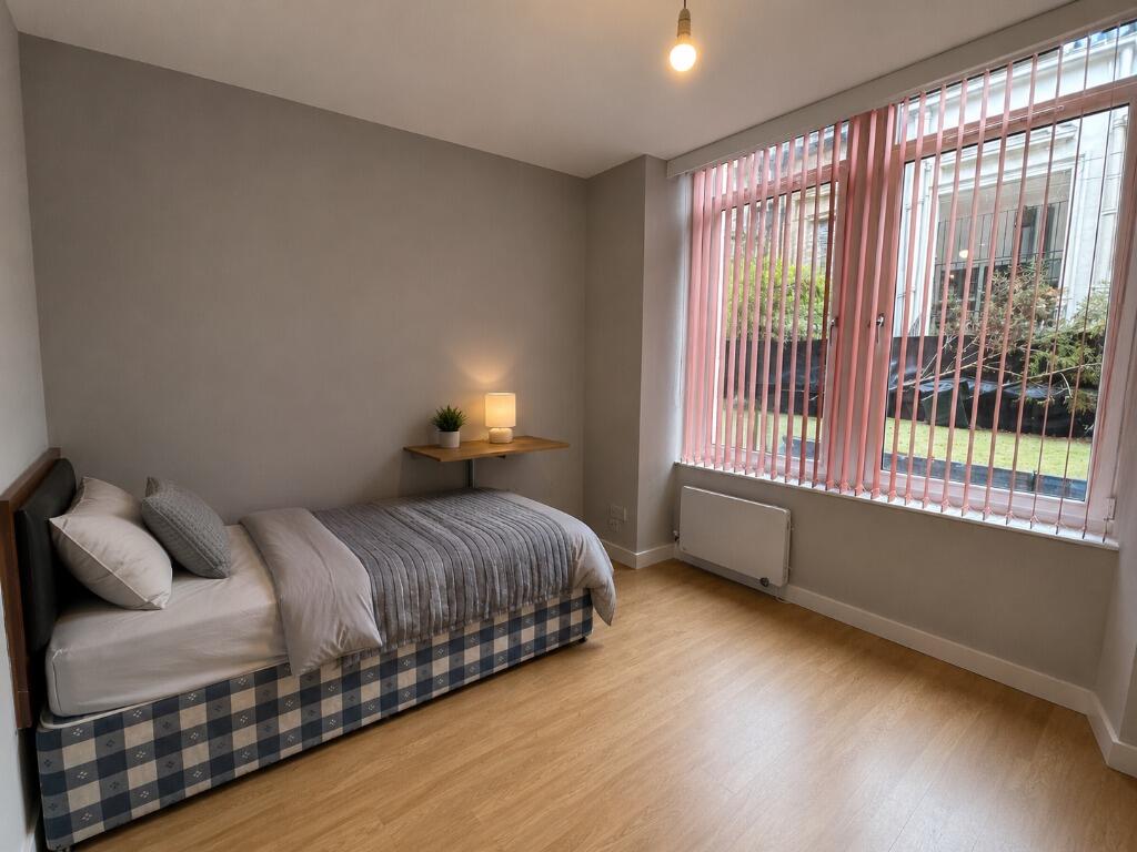 Apartment in Glasgow - View 2