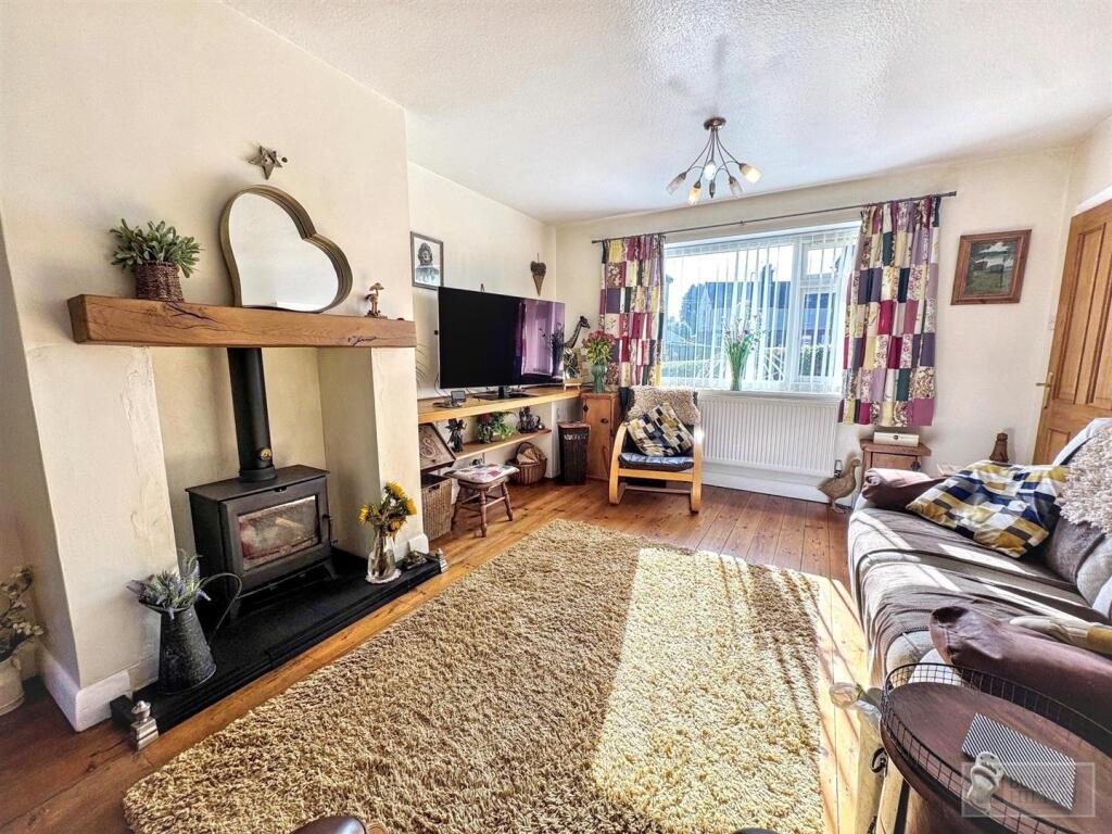 House in Staffordshire Moorlands, Abbey Green, Leek - View 5