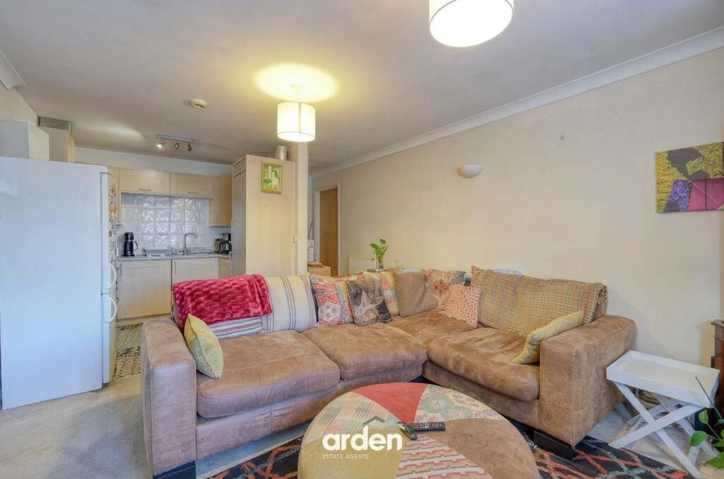 Apartment in Solihull, West Midlands - View 5