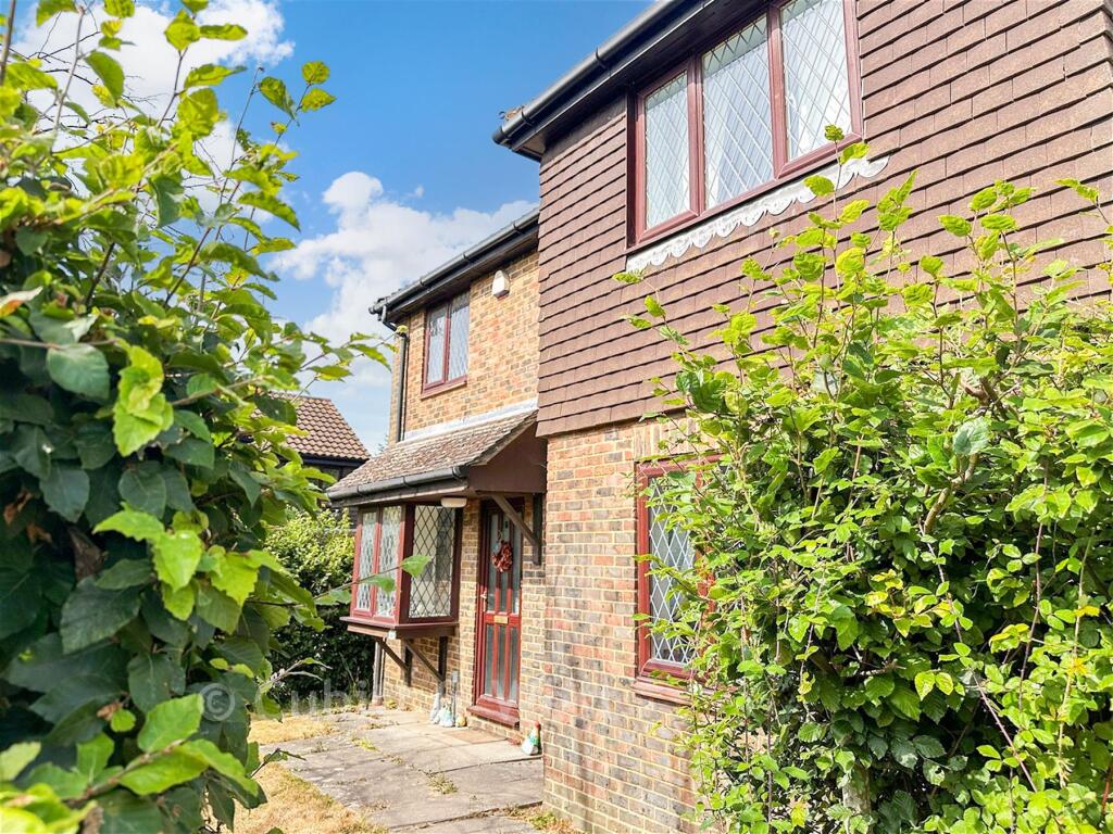 House in Crawley, Worth - View 3