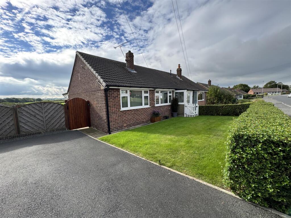 Main image of property: Thorpes Crescent, Skelmanthorpe, Huddersfield, HD8 9DH