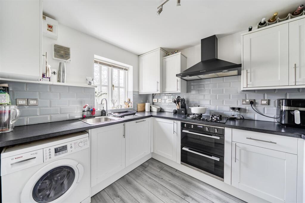 House in Watford - View 4