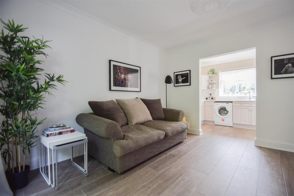 Palatine Road, London, N16 photo 2