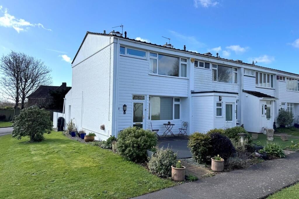 Main image of property: Maple Close, Barton On Sea, New Milton, Hampshire. BH25 7AR