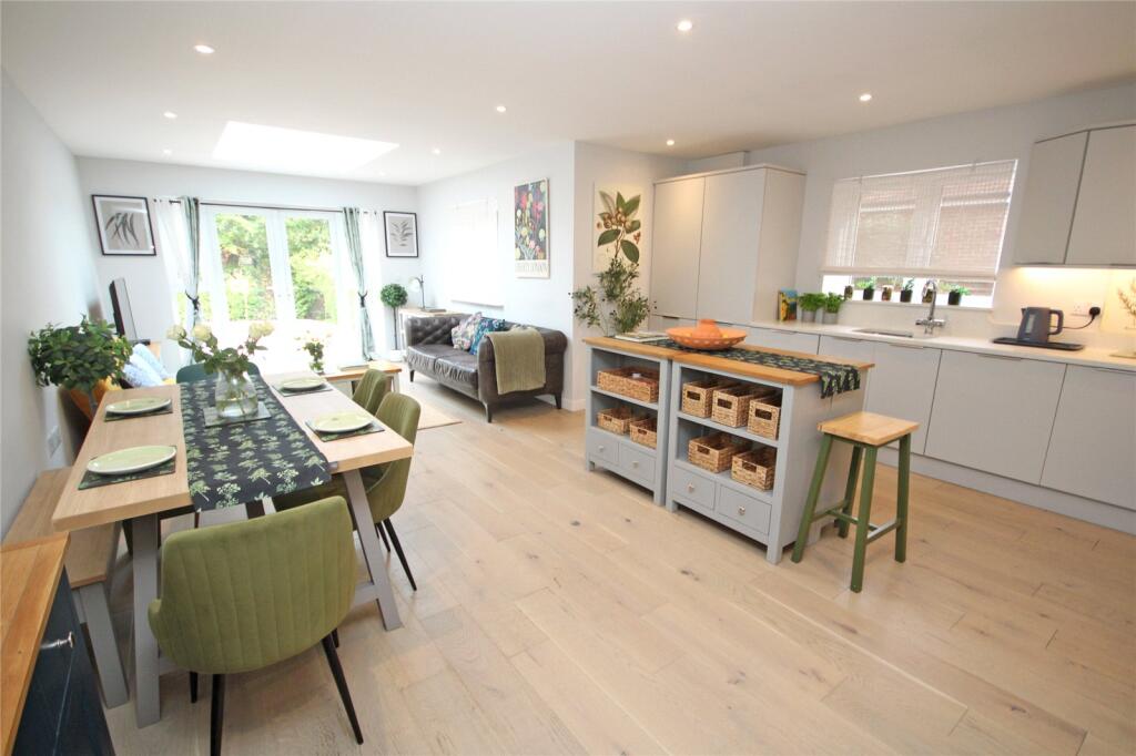 Manor Road, New Milton, Hampshire, BH25 photo 4